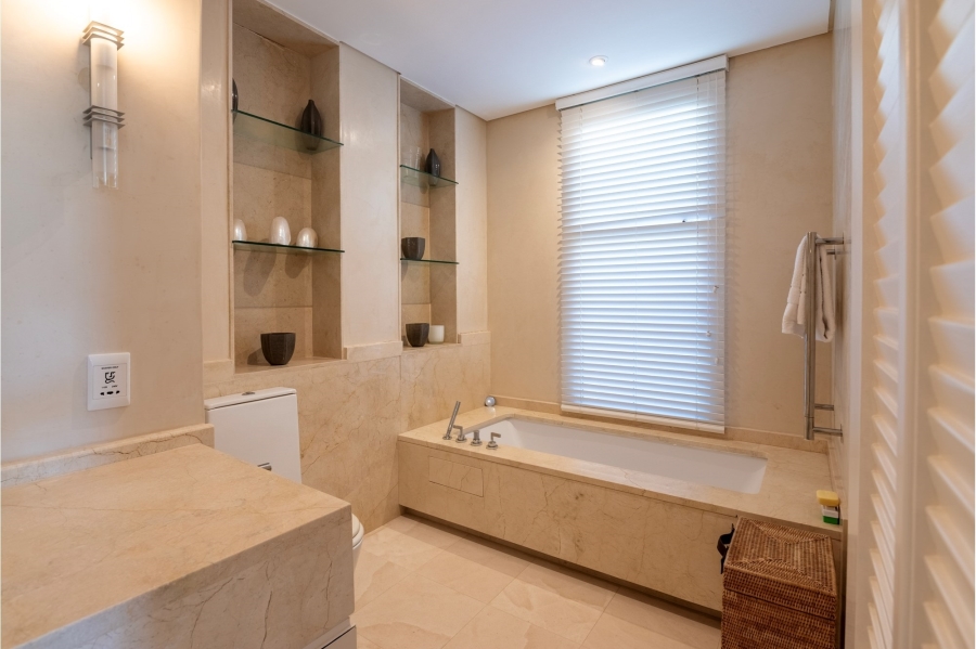 5 Bedroom Property for Sale in Whale Rock Beach Western Cape